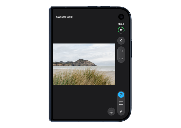 A menu with a custom shape-and-text label stays in the bottom horizontal bar on iPhone Duo with automatic axis behavior